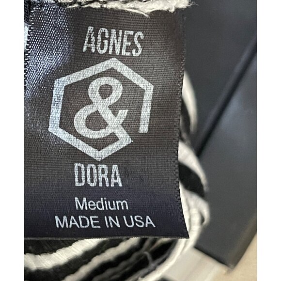 Agnes & Dora Striped Ribbed Top Pullover Short Sleeve Black White Size M Medium - Picture 5 of 7